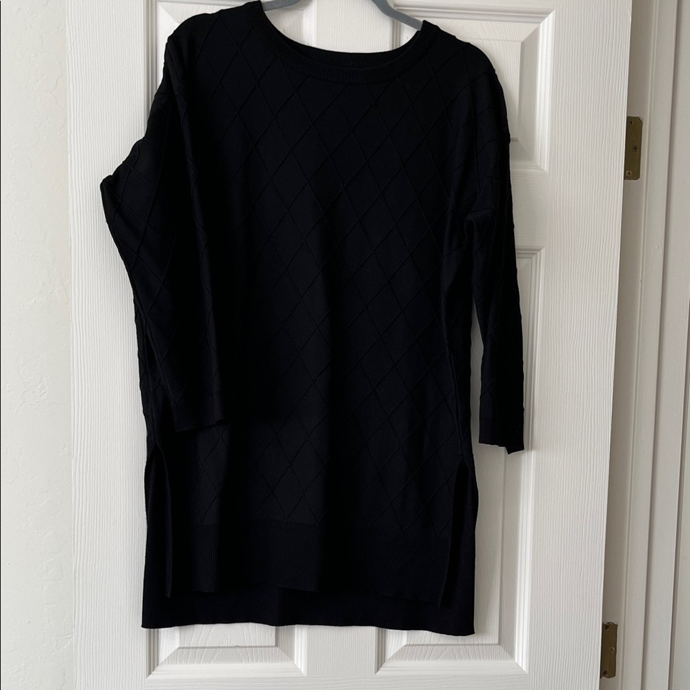 Cable & Gauge Black Diamond Pattern Sweater